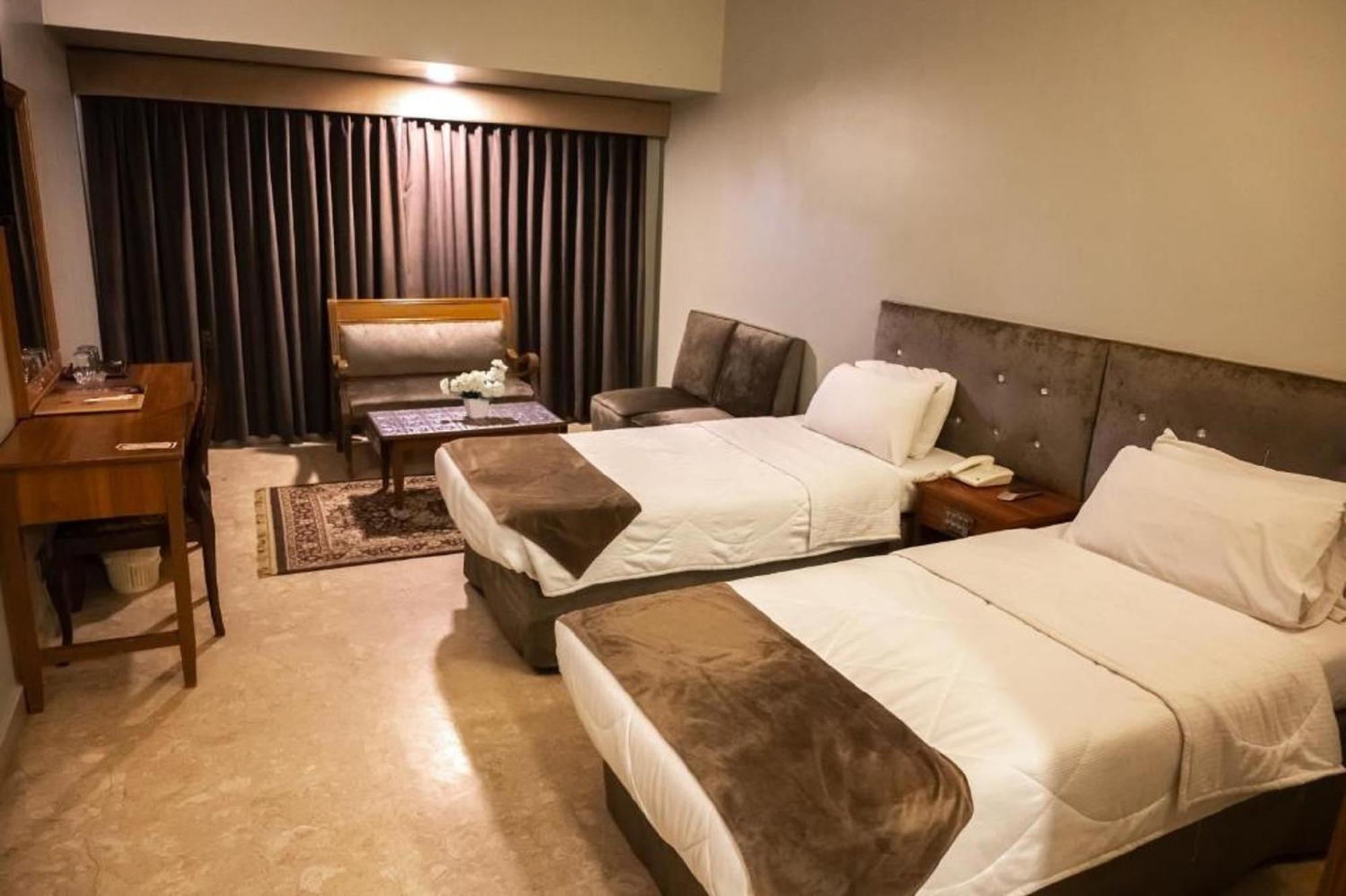 Faran Hotel カラチ エクステリア 写真