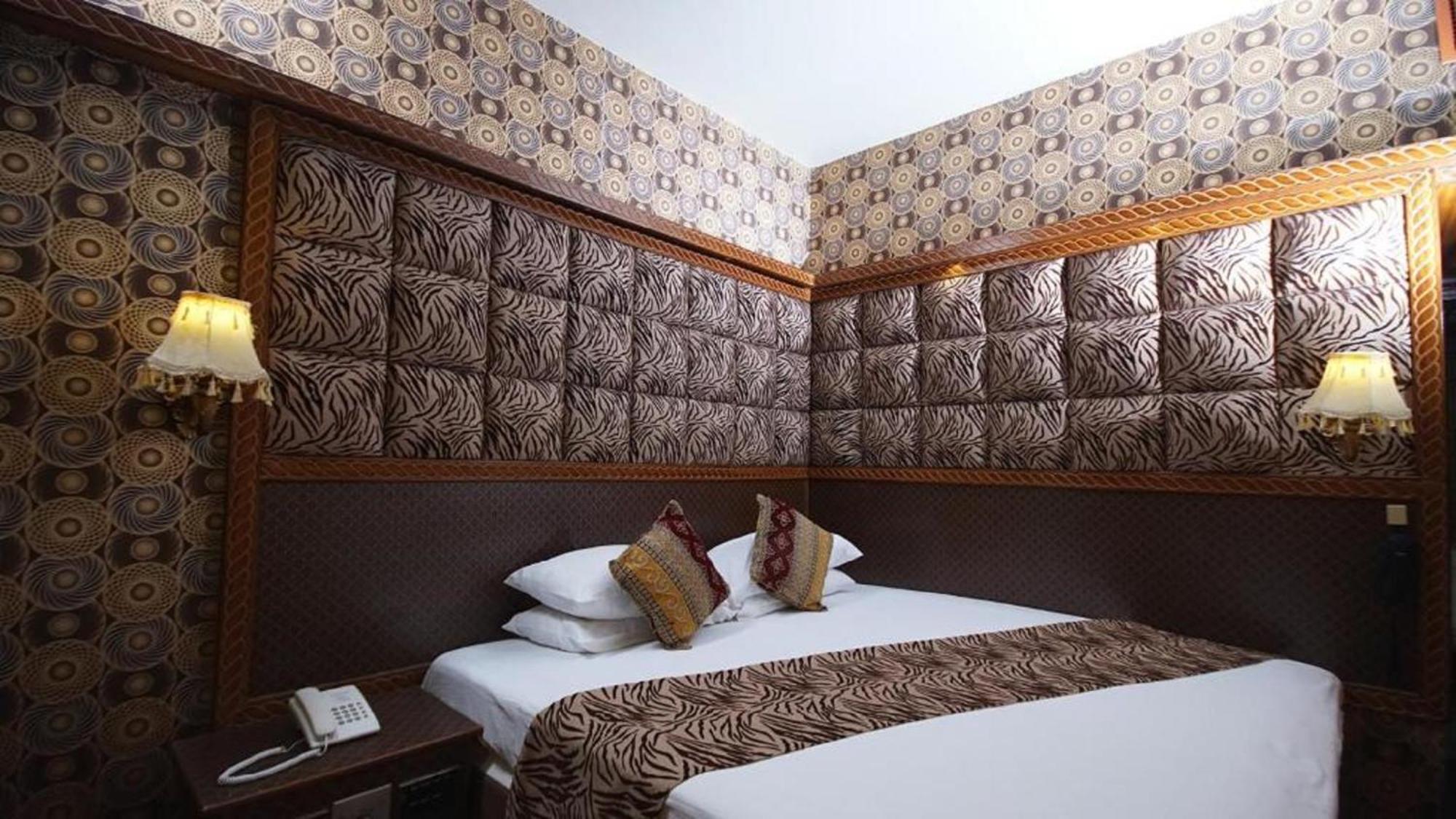 Faran Hotel カラチ エクステリア 写真