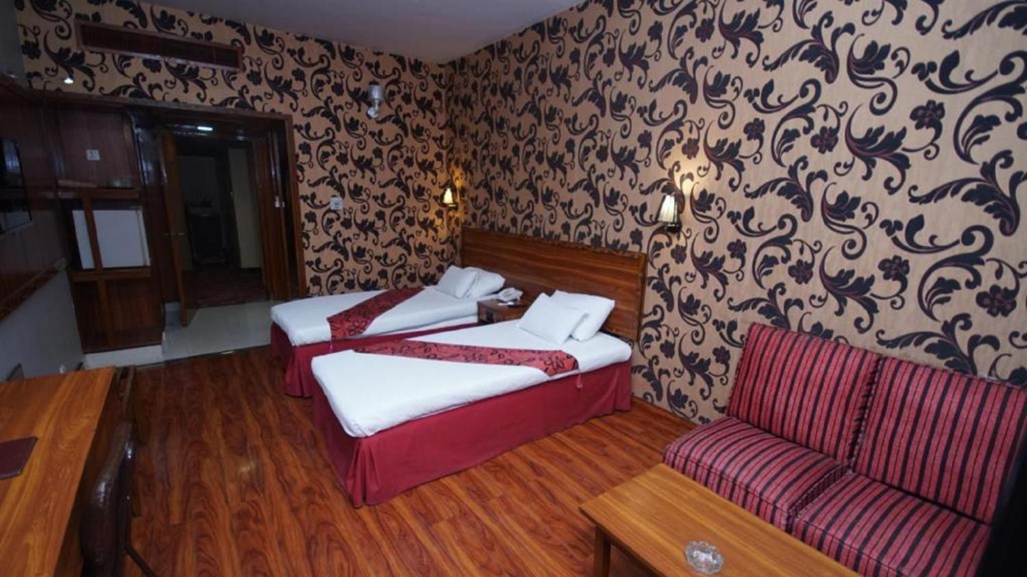 Faran Hotel カラチ エクステリア 写真