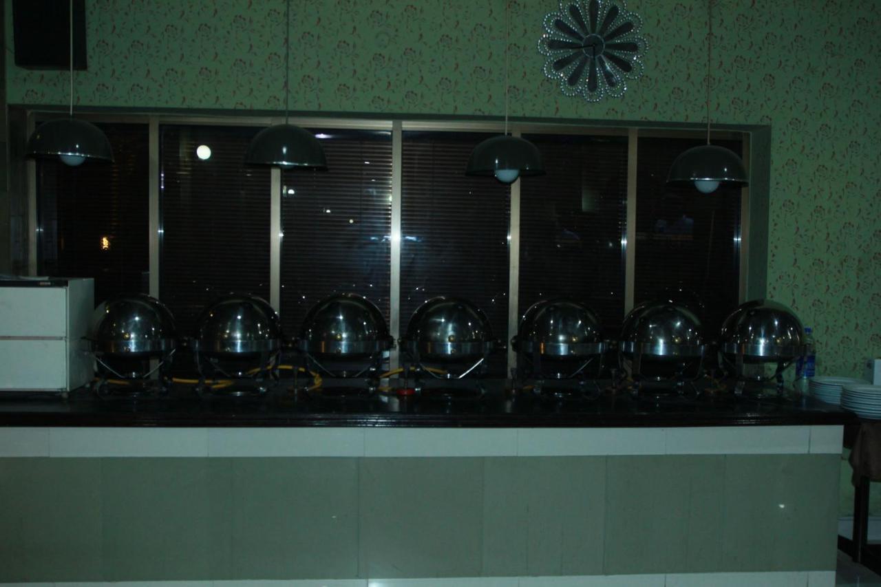 Faran Hotel カラチ エクステリア 写真