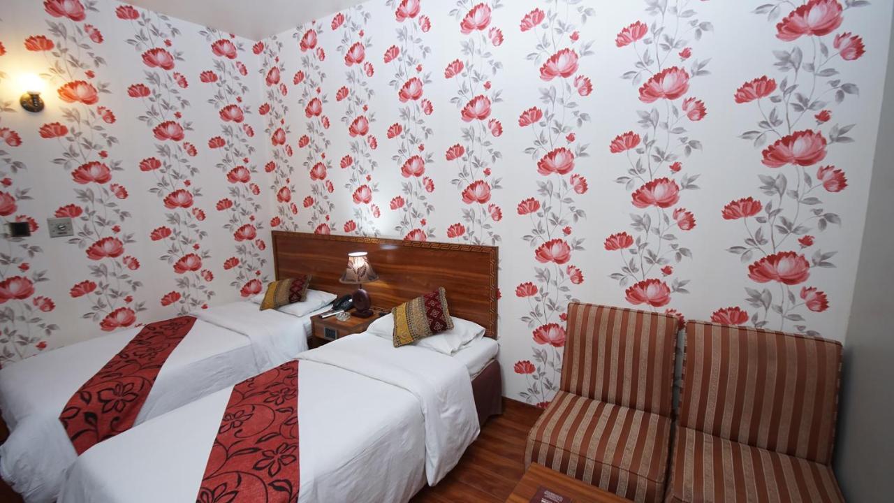 Faran Hotel カラチ エクステリア 写真