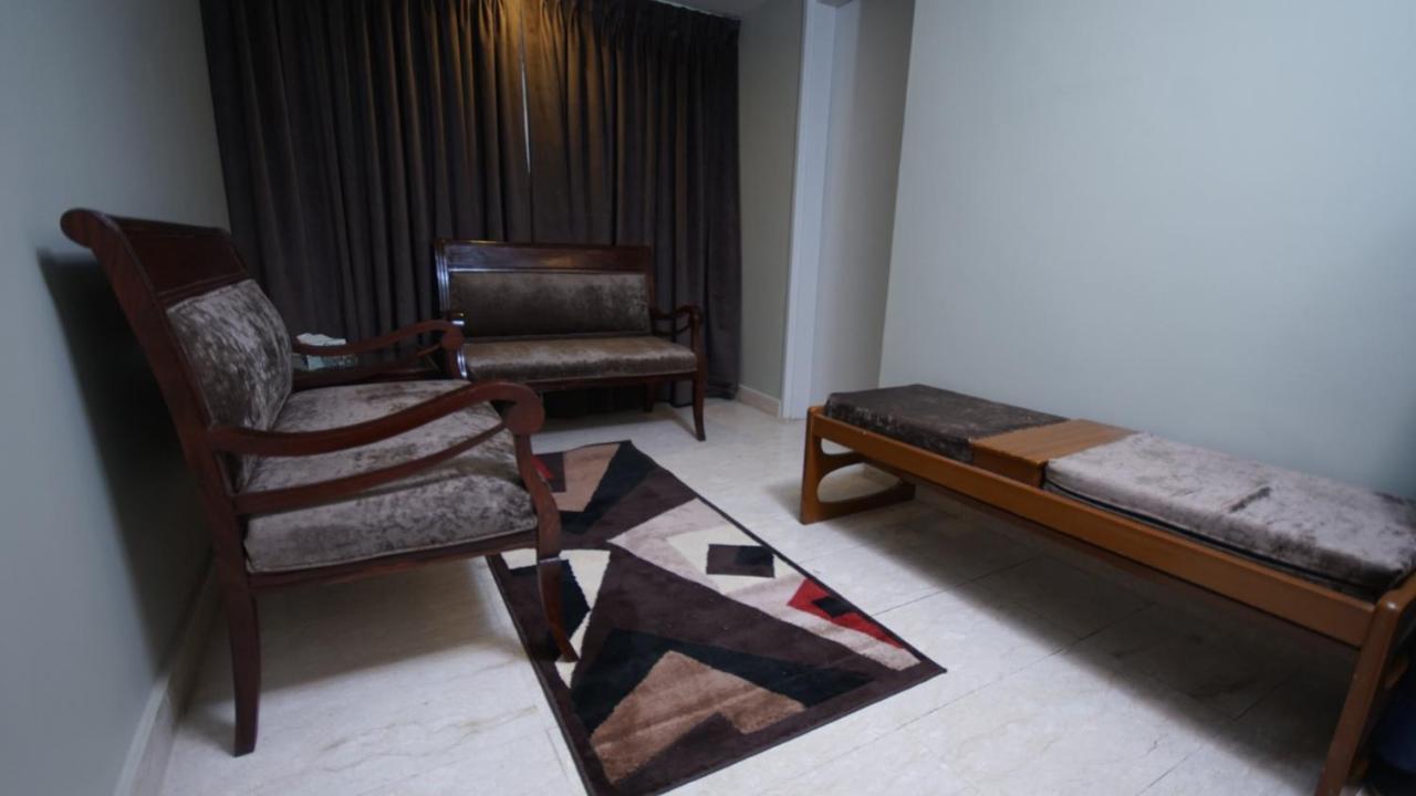 Faran Hotel カラチ エクステリア 写真
